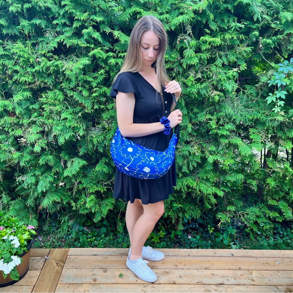 The Crosstown Crescent Bag by Tundhi - Colour: Daisies & Daydreams